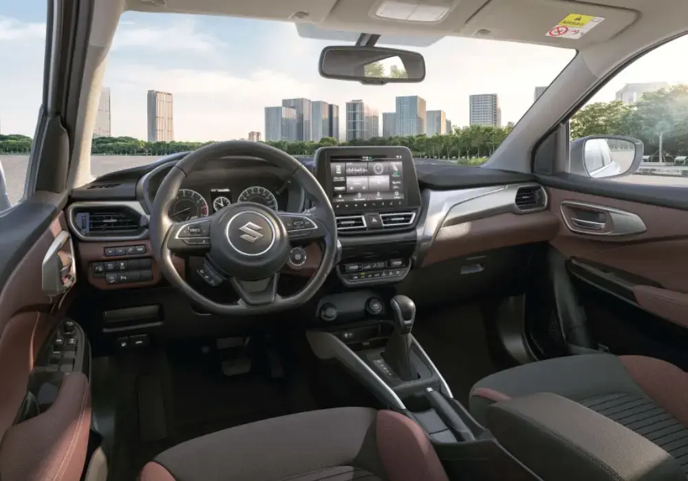 Vista interior del Suzuki Fronx Híbrido con transmisión automática.